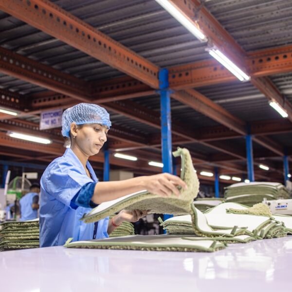 Extra-large plastic machine vs standard: what’s different? (2026)